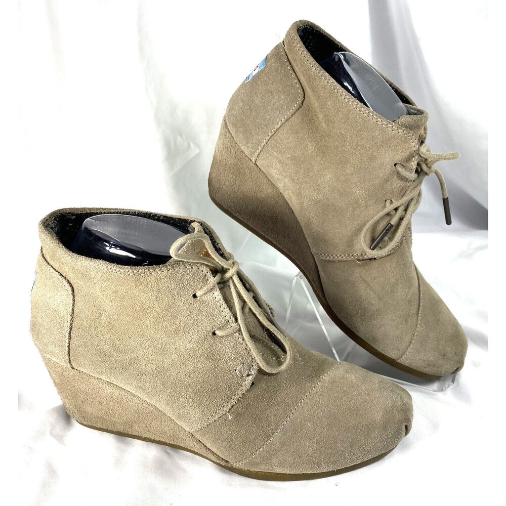 Toms Women's Size 8.5 Wedge Booties Beige Suede Lace Up Ankle Boots Heeled Shoes
